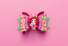 Load image into Gallery viewer, 90’s Shortcake Girl with Cat 4.5inch (11.4cm) Maria Clay Bow