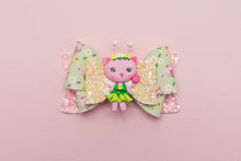 Load image into Gallery viewer, Spring Kitty 3.5 inch (8.9cm) Gracie Clay Bow