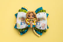 Load image into Gallery viewer, 90's Pop Singer 3.5 inch Phoebe Clay Bow