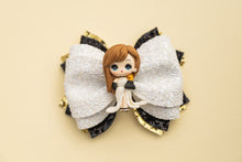 Load image into Gallery viewer, Pop Singer Red Carpet Look One 3.5 inch Phoebe Clay Bow