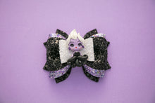 Load image into Gallery viewer, Sea Witch 3.5 inch Phoebe Clay Bow