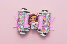 Load image into Gallery viewer, Cat Lover with Cat-tastic Friend 4.5 inch (11.4cm) Maria Clay Bow