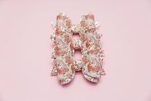 Load image into Gallery viewer, Bella Notte 3.5 inch Maria Bow