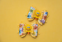 Load image into Gallery viewer, Learning Street Bird 3.5 inch Maria Clay Bow