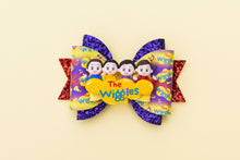 Load image into Gallery viewer, OG Wiggley Singers 4.5inch (11.4cm) Maria Clay Bow