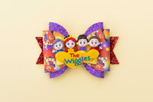 Load image into Gallery viewer, Wiggley Singers feat Girl with the Bow in her Hair 4.5inch(11.4cm) Maria Clay Bow