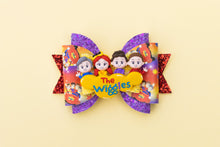 Load image into Gallery viewer, Wiggley Singers feat Girl with the Bow in her Hair 4.5inch(11.4cm) Maria Clay Bow