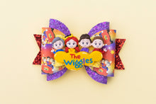 Load image into Gallery viewer, Wiggley Singers feat Girl with the Bow in her Hair 4.5inch(11.4cm) Maria Clay Bow