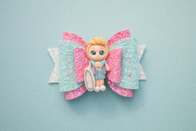 Load image into Gallery viewer, Malibu Surfer Guy 3.5 inch Maria Clay Bow up