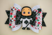 Load image into Gallery viewer, Wonderland Cards 4.5 inch Maria Clay Bows