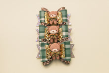 Load image into Gallery viewer, Christmas Bear 3.5 inch Maria Clay Bow
