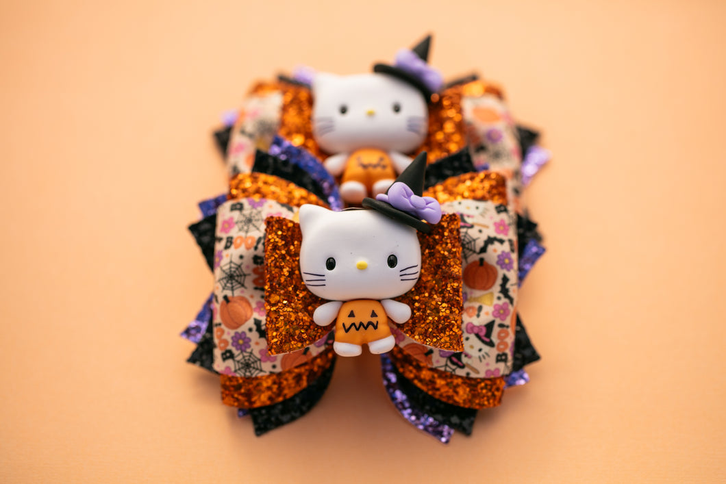 Cute Halloween Kitty 4 inch Phoebe Clay Bow