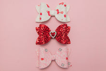 Load image into Gallery viewer, Sealed with a Kiss 3.5 inch Imogen Bow Set
