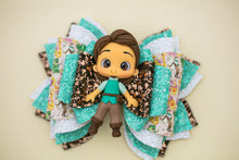 Load image into Gallery viewer, Flynn Rider 4.5 inch Signature Clay Bow
